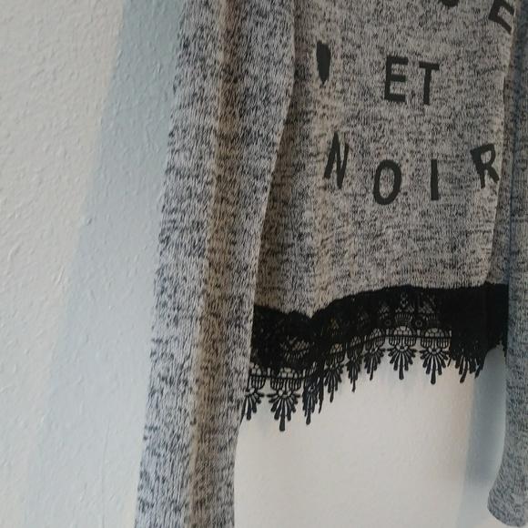 H&M Divided Gray and Black Crop Top - Picture 5 of 8